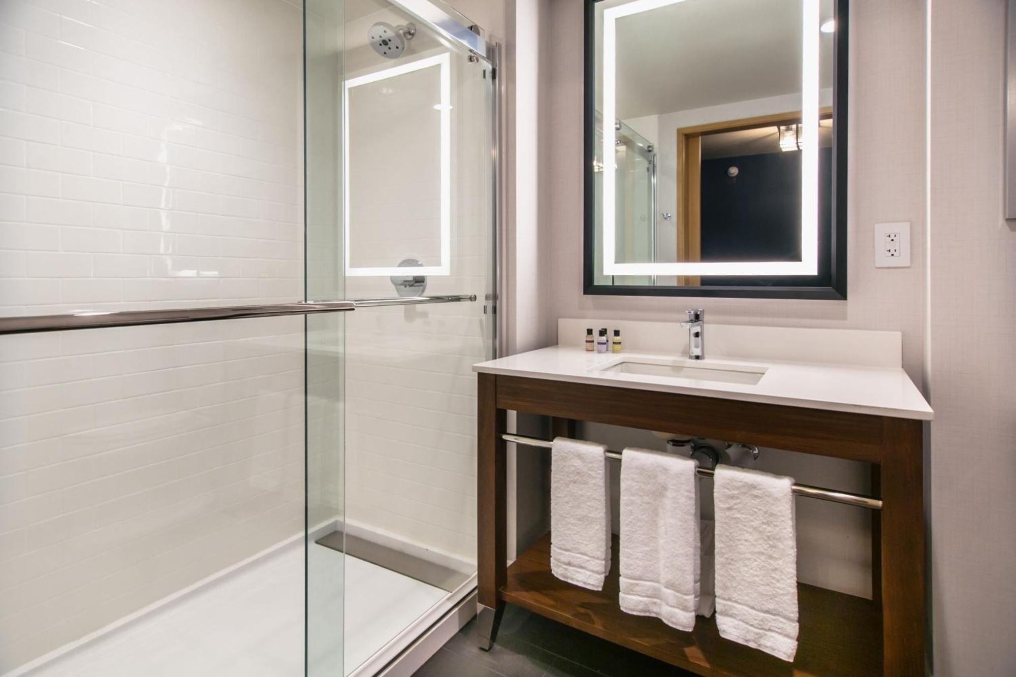 Four Points By Sheraton ديدوود المظهر الخارجي الصورة